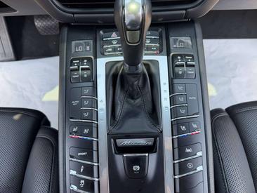 Porsche Macan Electrique S — photo 14