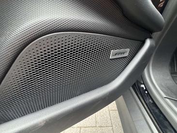 Porsche Taycan — photo 31