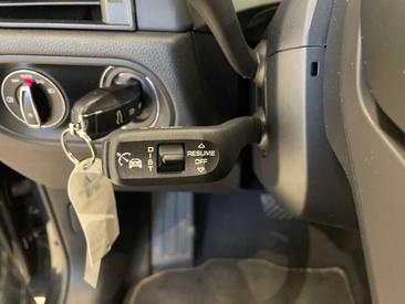 Porsche Macan Electrique Base — photo 34
