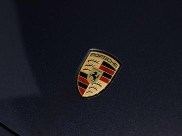 Porsche Taycan Black Edition — photo 24