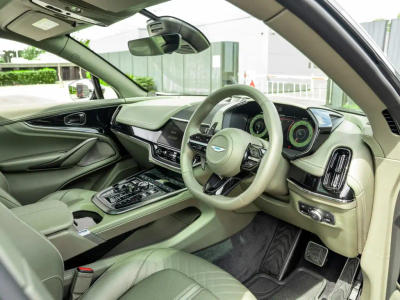 Aston Martin DBX 707 SUV
