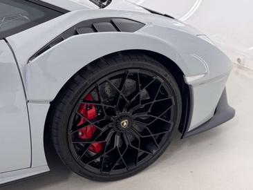 Lamborghini Huracán STO — photo 12
