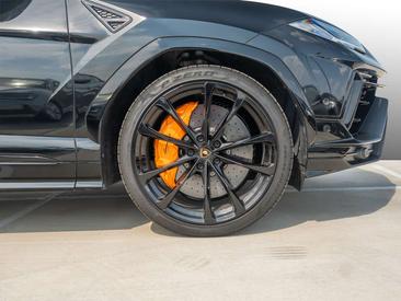 Lamborghini Urus — photo 5