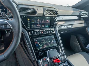 Lamborghini Urus — photo 14