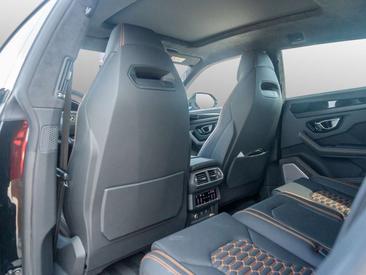Lamborghini Urus — photo 17