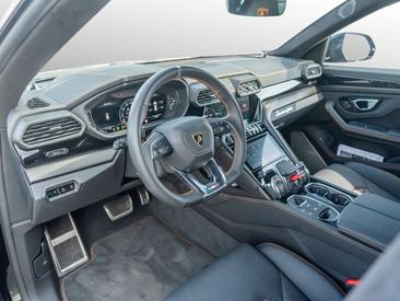 Lamborghini Urus — photo 18