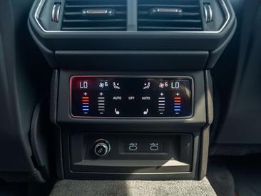 Lamborghini Urus — photo 19
