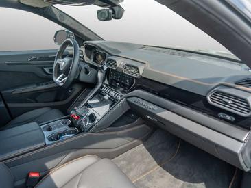Lamborghini Urus — photo 24