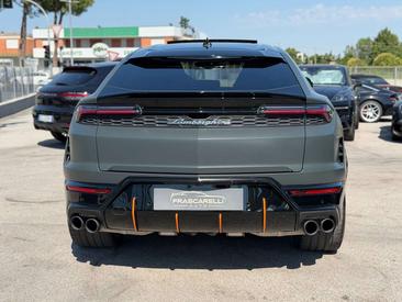 Lamborghini Urus — photo 5