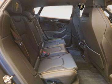 Lamborghini Urus — photo 10