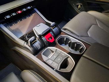 Lamborghini Urus — photo 15