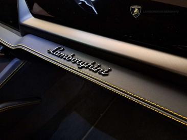 Lamborghini Urus — photo 17