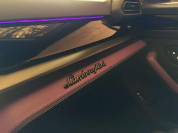 Lamborghini Urus — photo 15