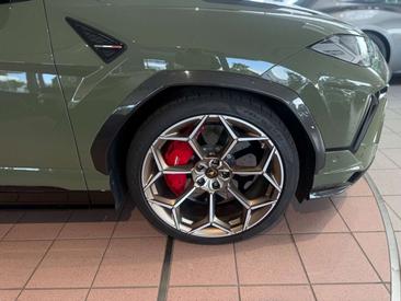 Lamborghini Urus Performante — photo 12