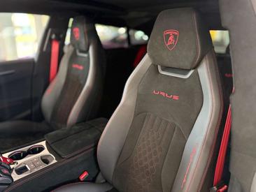 Lamborghini Urus Performante — photo 17
