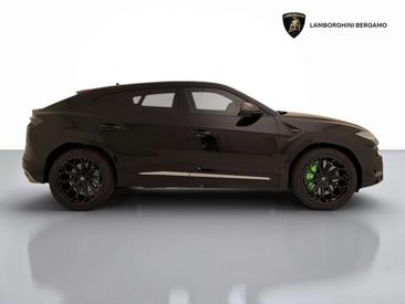 Lamborghini Urus — photo 3