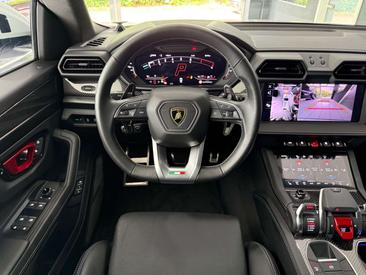 Lamborghini Urus — photo 5