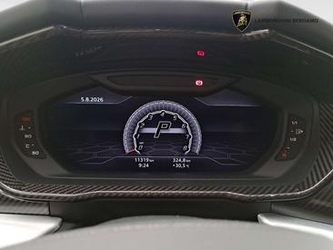 Lamborghini Urus — photo 12