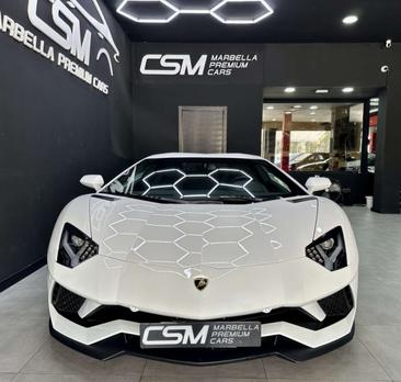 Lamborghini Aventador — photo 10