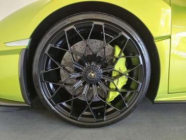 Lamborghini Huracán STO — photo 9