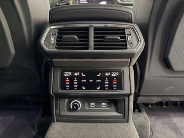 Lamborghini Urus — photo 18