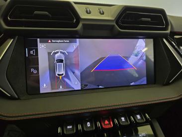 Lamborghini Urus — photo 13