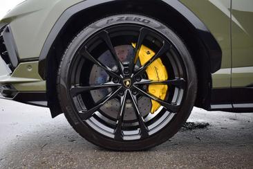 Lamborghini Urus — photo 7