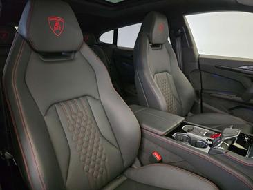 Lamborghini Urus — photo 16