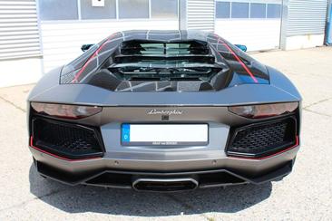Lamborghini Aventador — photo 10