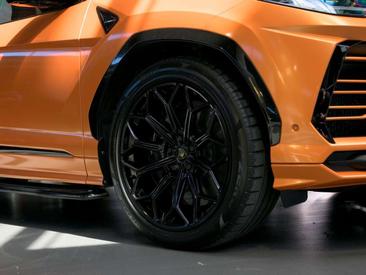 Lamborghini Urus — photo 17