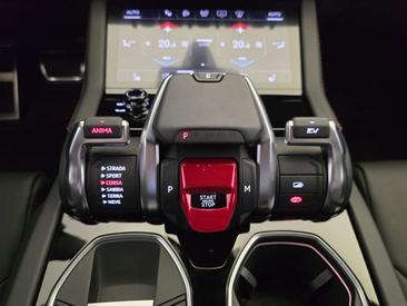 Lamborghini Urus — photo 23