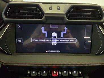 Lamborghini Urus — photo 24