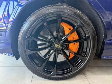 Lamborghini Urus — photo 8
