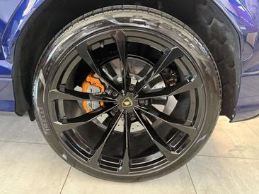 Lamborghini Urus — photo 9