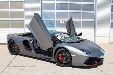 Lamborghini Aventador — photo 14