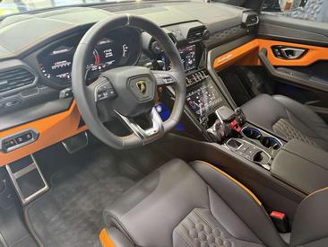 Lamborghini Urus — photo 11