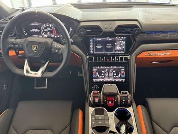 Lamborghini Urus — photo 12