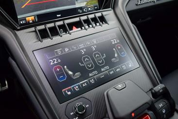 Lamborghini Urus — photo 22