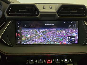 Lamborghini Urus — photo 38