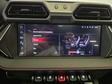 Lamborghini Urus — photo 41