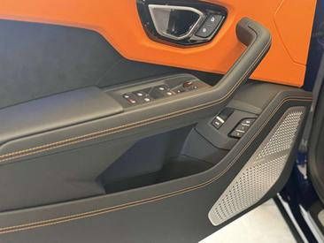 Lamborghini Urus — photo 23