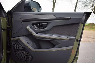 Lamborghini Urus — photo 35