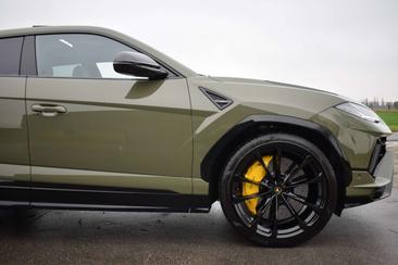 Lamborghini Urus — photo 36
