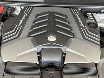 Lamborghini Urus — photo 28