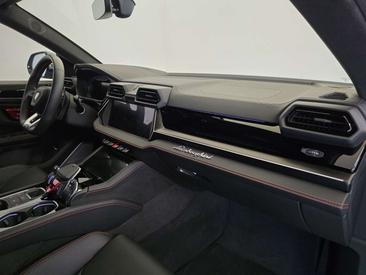 Lamborghini Urus — photo 50