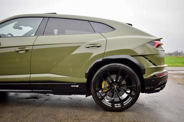 Lamborghini Urus — photo 40