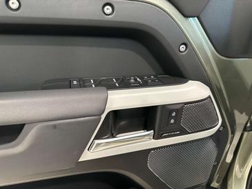 Land Rover Defender 110 SE IVA ESPOSTA 3.0D I6 200 CV AWD Auto — photo 20