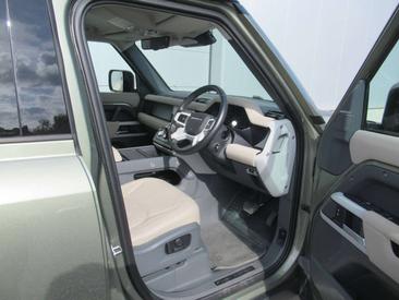 Land Rover Defender 110 First Edition 3.0 D250 — photo 9