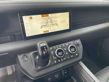 Land Rover Defender 110 X-Dynamic SE 3.0 D MHEV D200 — photo 31