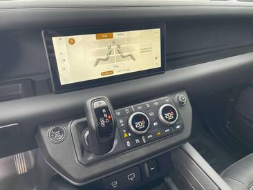Land Rover Defender 110 X-Dynamic SE 3.0 D MHEV D200 — photo 32